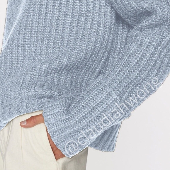 FRAME Cuffed Alpaca Wool Raglan Sweater in Powder Blue - Picture 6 of 12